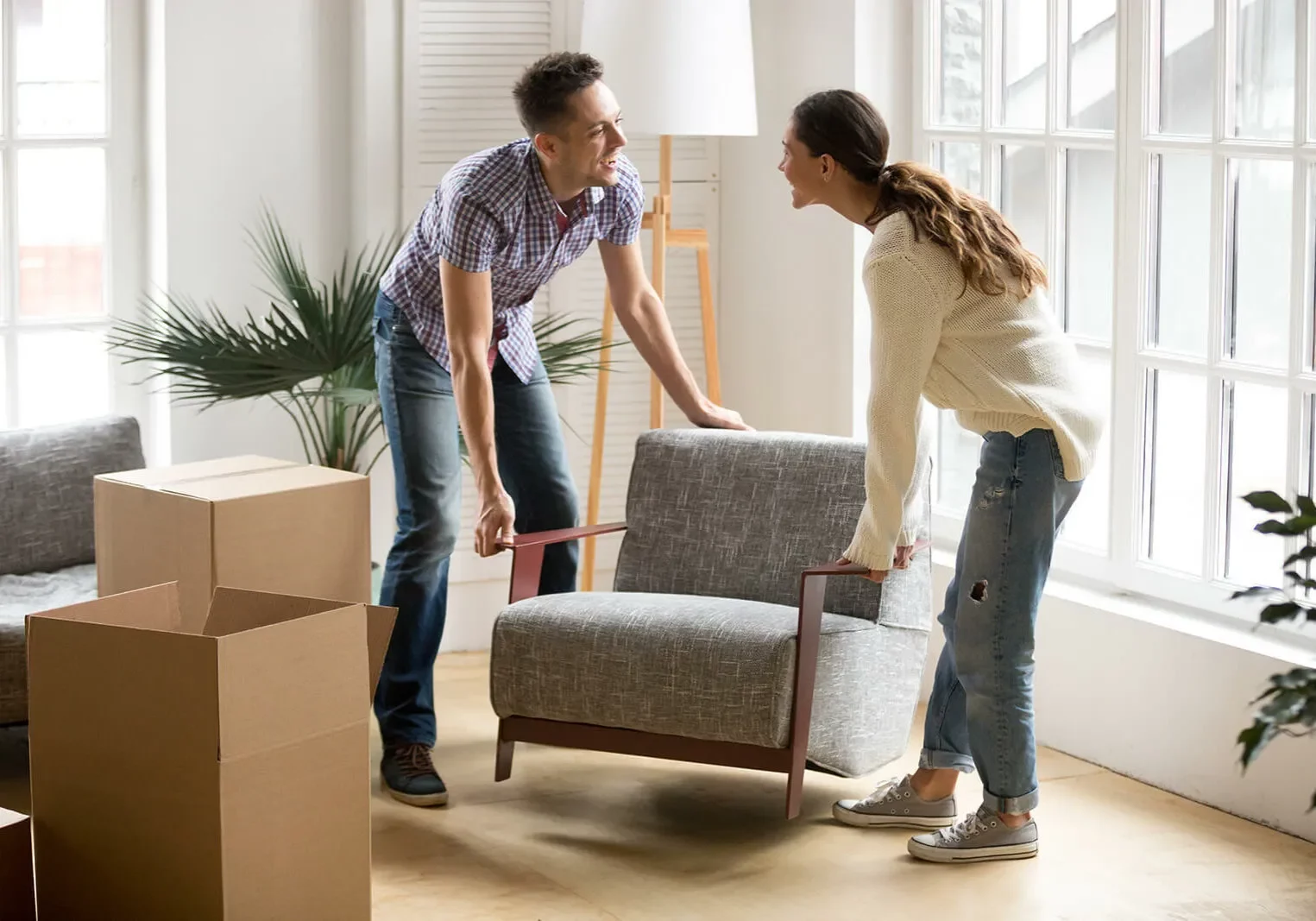 Couple moving chair | National Design Mart
